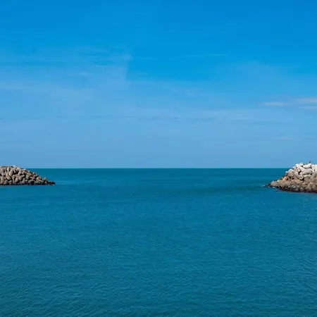 Bayview A Sua Casa A Beira Mar - 20 Mt Da E Da Famosa Bola Nivea *